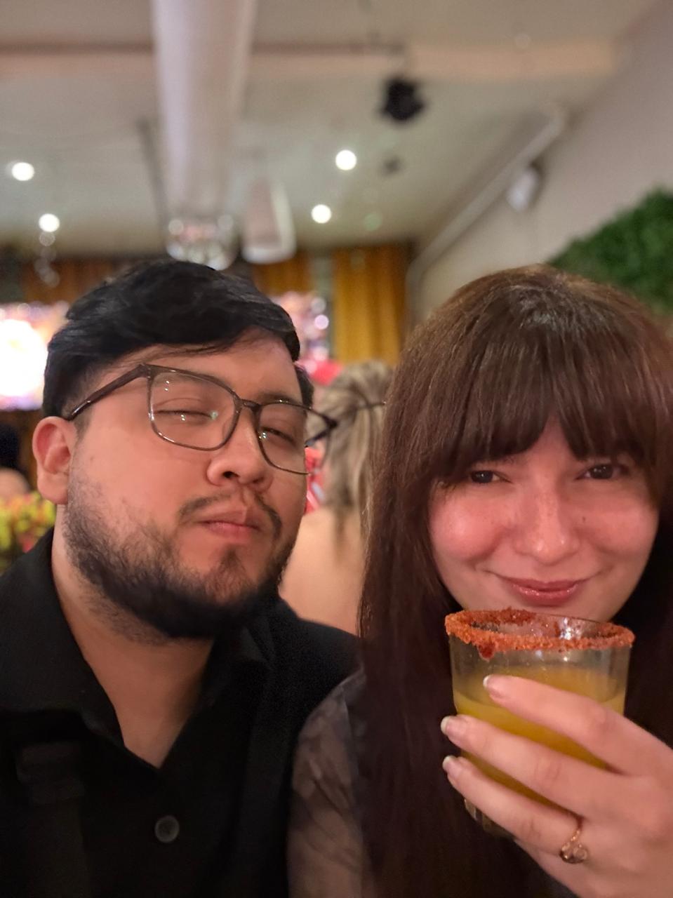Una selfie de los novios